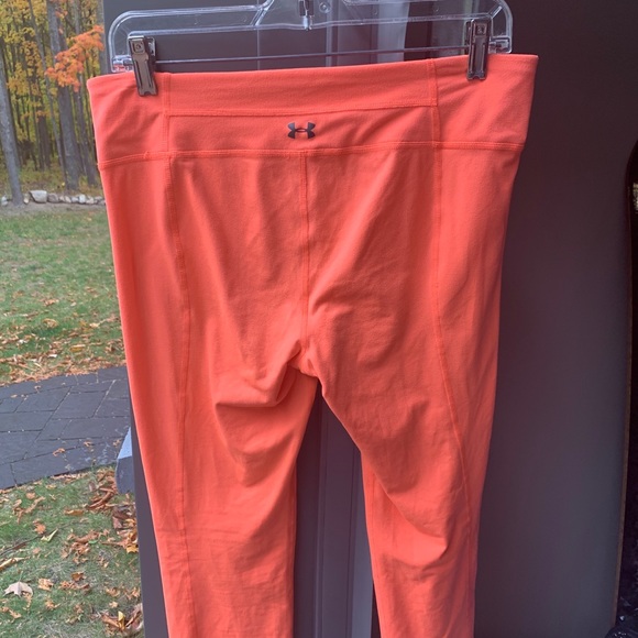 UnderArmour Crops - Picture 3 of 3